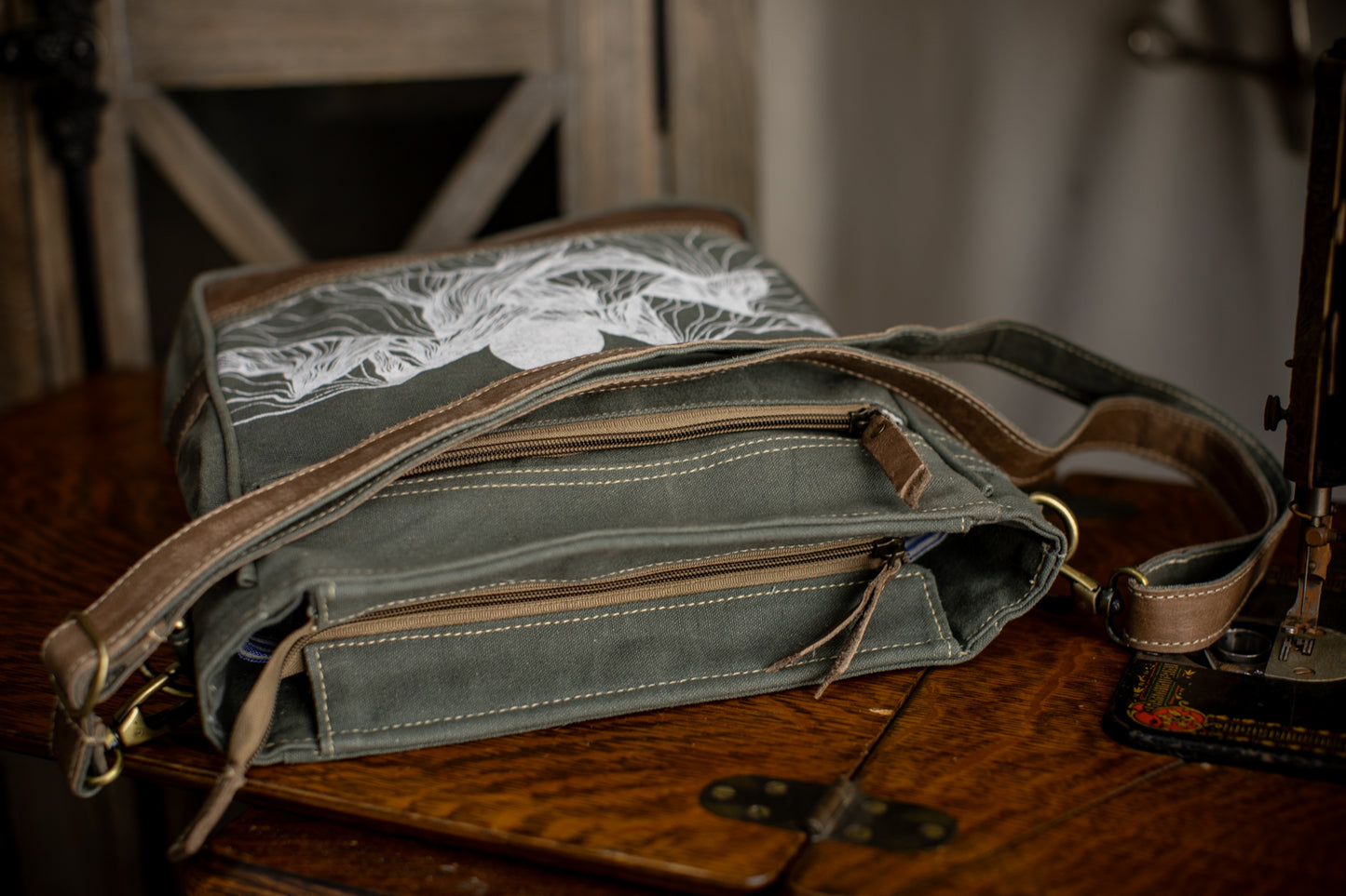 Mountin Recycled Medium Canvas Sling With Concealed Carry